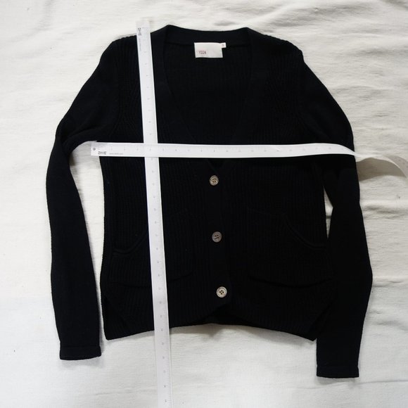 Yoon Sweater - Picture 6 of 10